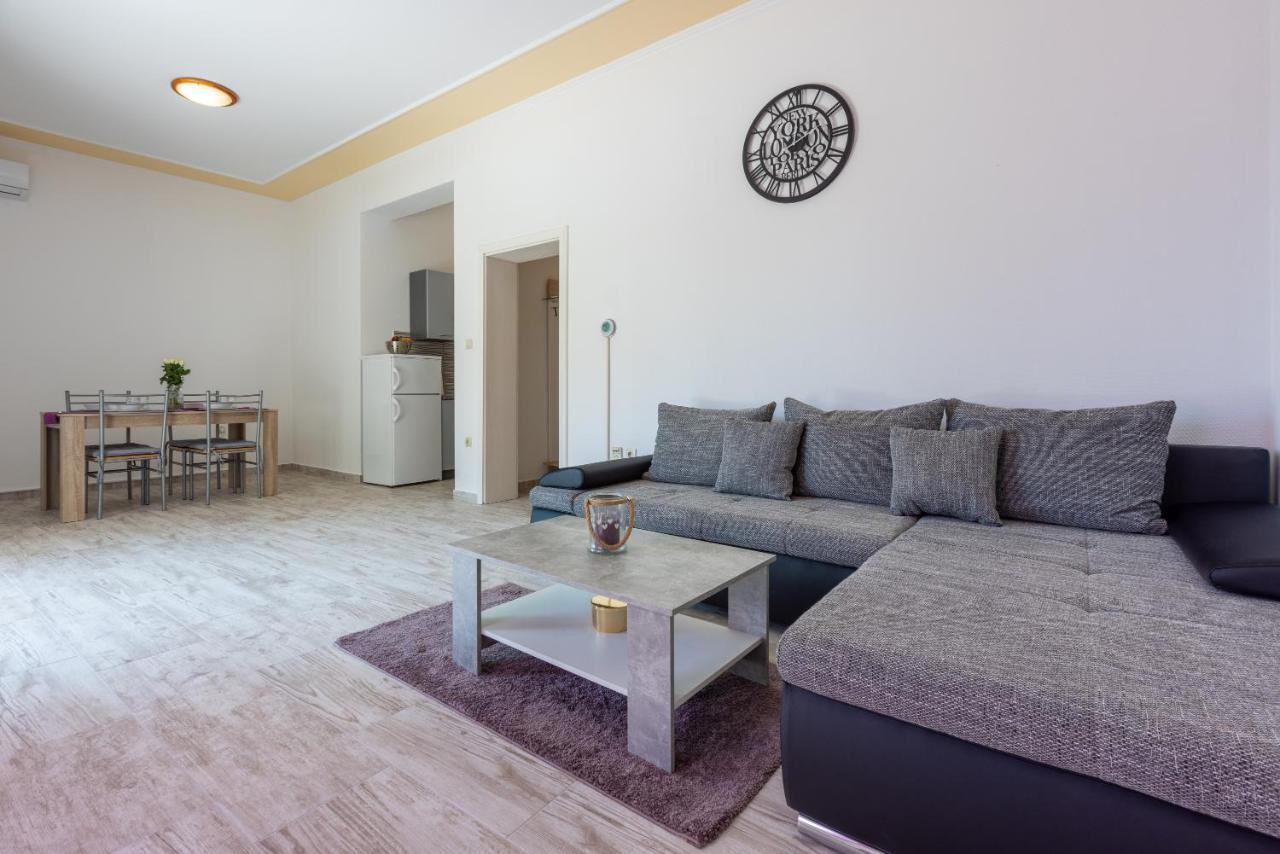 Apartments Antonija Crikvenica Εξωτερικό φωτογραφία